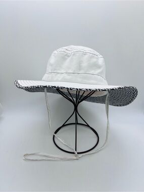 Pistil White Sun Hat with Gray Pattern and Chin Strap